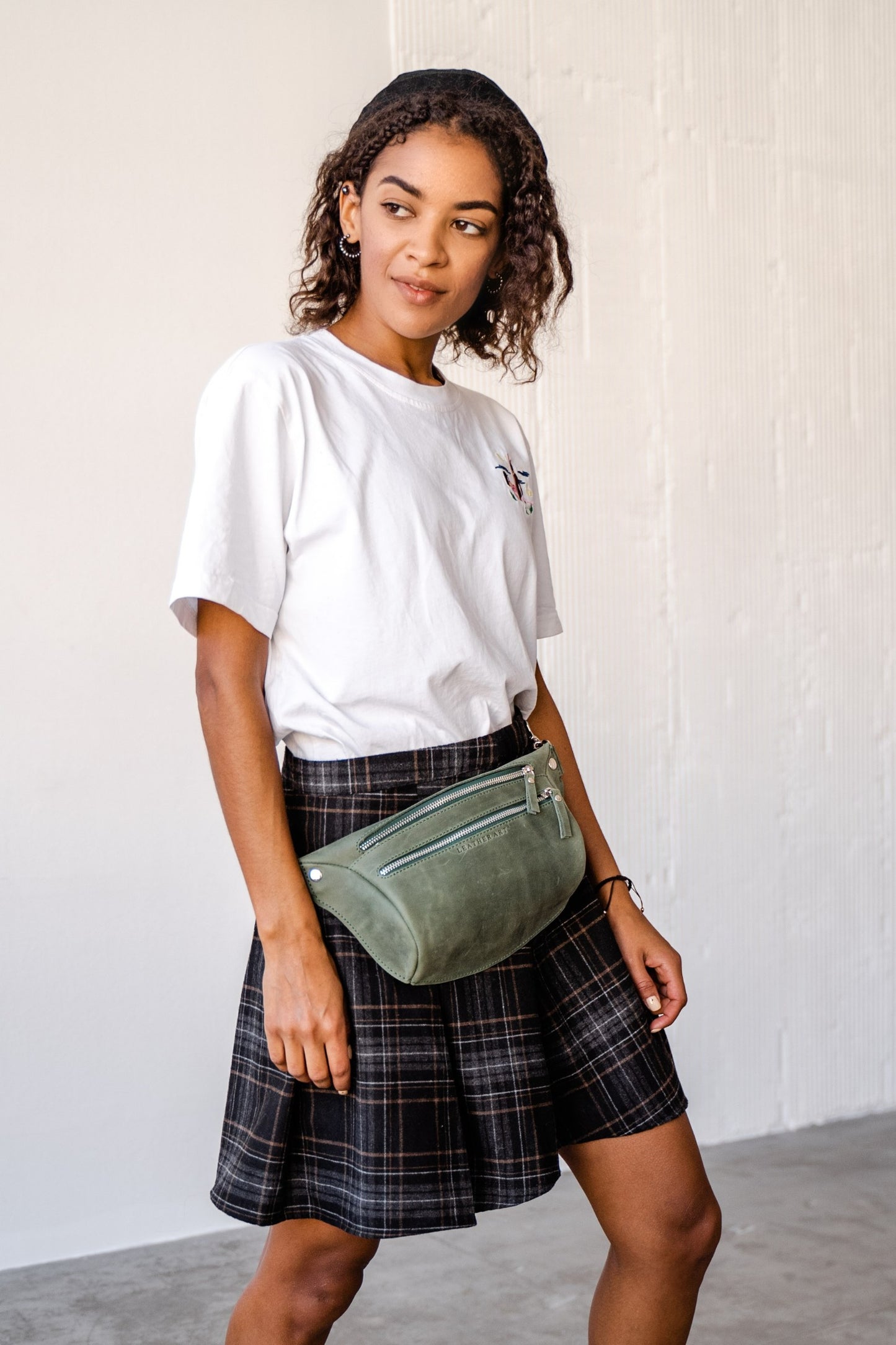 Green Leather Fanny Pack – Handmade Waist Bag for Travel & Daily Use