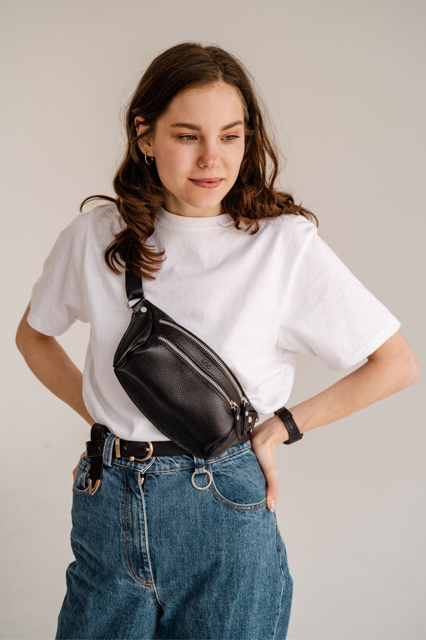 Pebbled Beige Leather Fanny Pack – Handmade Waist Bag for Daily Use & Travel
