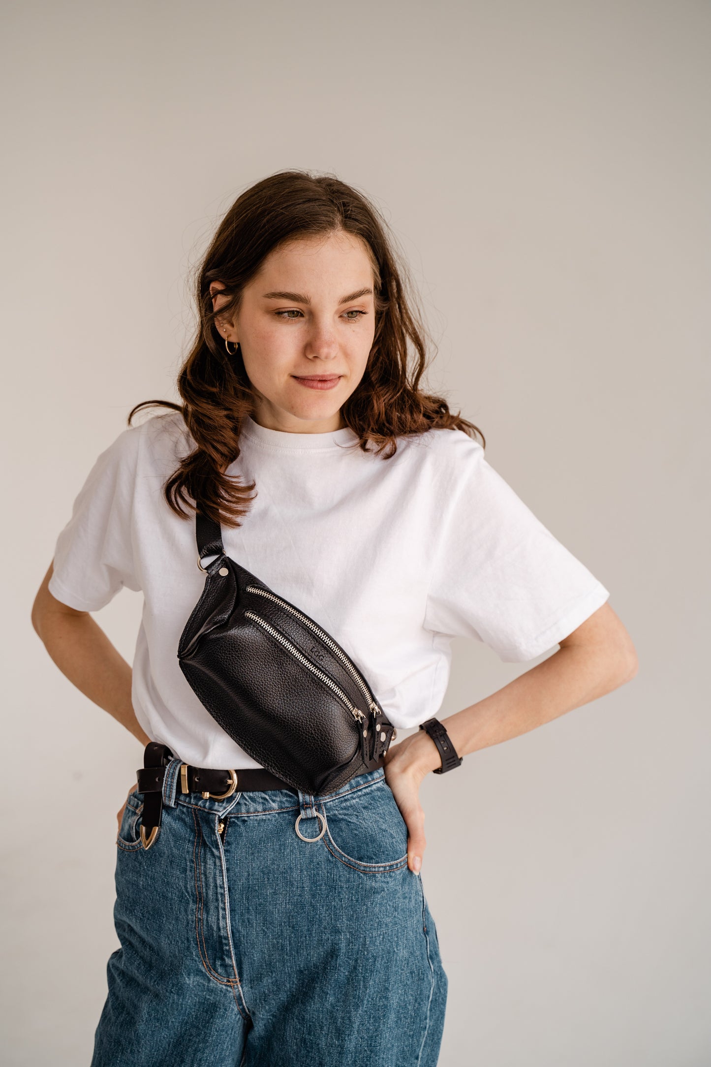 black fanny packs women